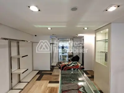 Commercial premises of 200 m² on Avenue de l'Atlas