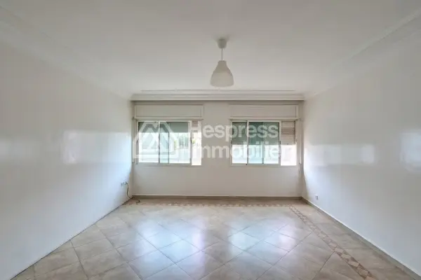 Apartment 81 m² 2 bedrooms to renovate Socrate