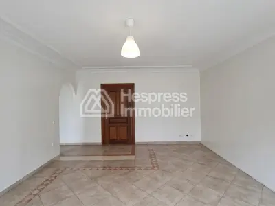 Apartment 81 m² 2 bedrooms to renovate Socrate
