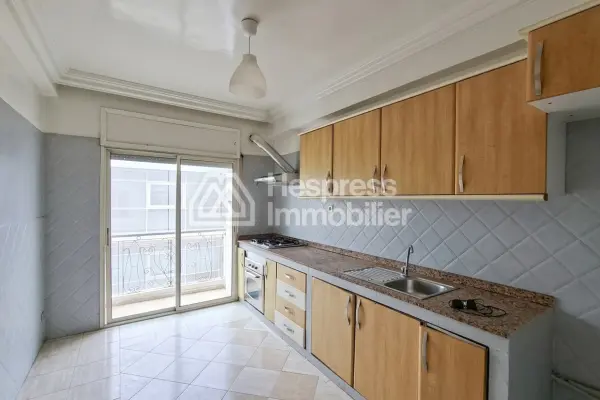 Apartment 81 m² 2 bedrooms to renovate Socrate