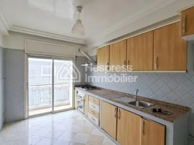 Apartment 81 m² 2 bedrooms to renovate Socrate