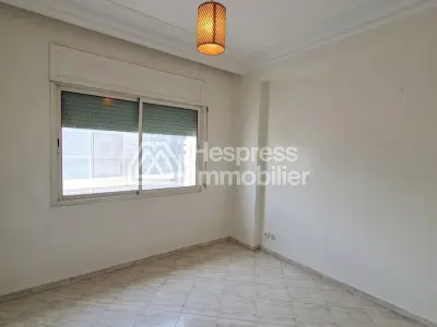 Apartment 81 m² 2 bedrooms to renovate Socrate