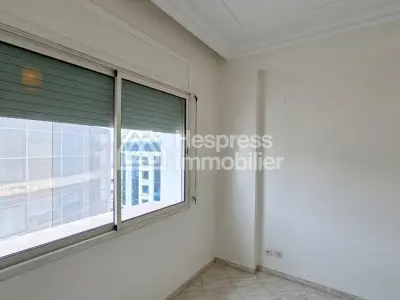 Apartment 81 m² 2 bedrooms to renovate Socrate