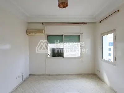 Apartment 81 m² 2 bedrooms to renovate Socrate