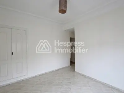 Apartment 81 m² 2 bedrooms to renovate Socrate