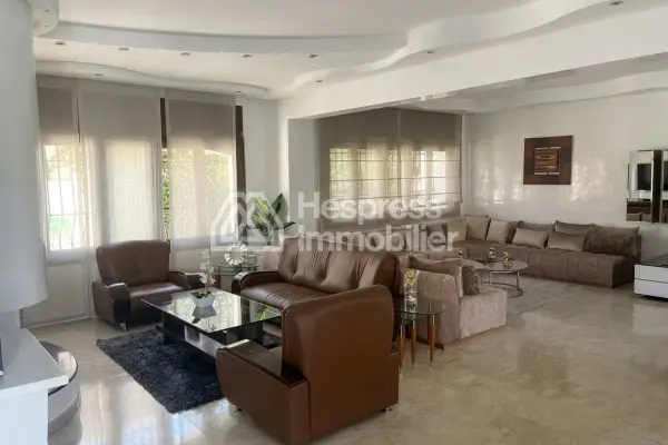 Furnished villa, 430 m²