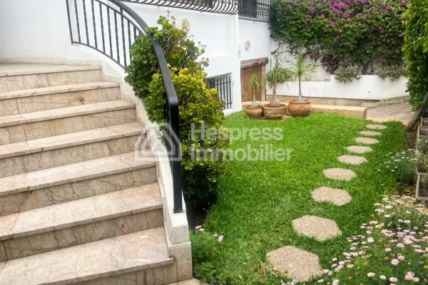 Furnished villa, 430 m²