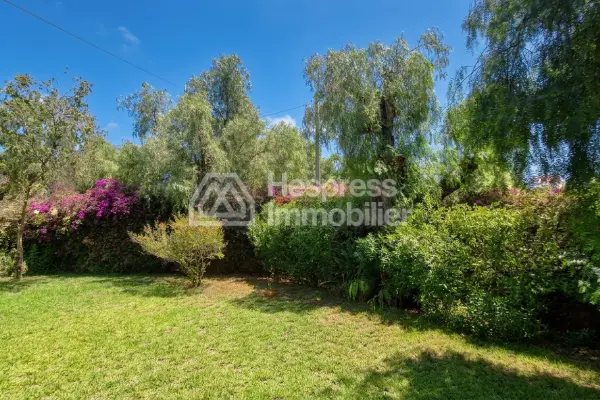 Villa to be demolished, 988 m², Chantilly near Khattabi