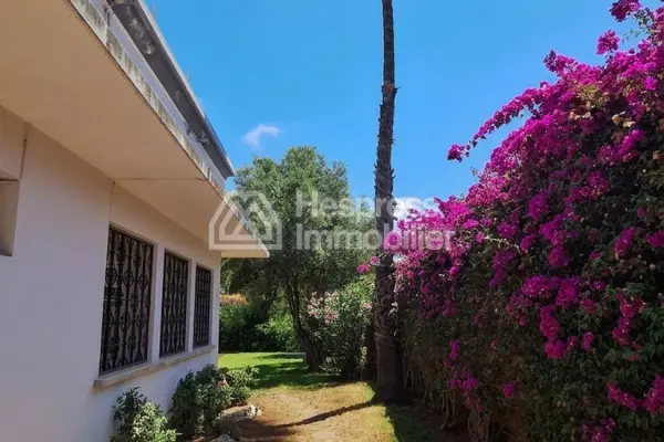 Villa to be demolished, 988 m², Chantilly near Khattabi