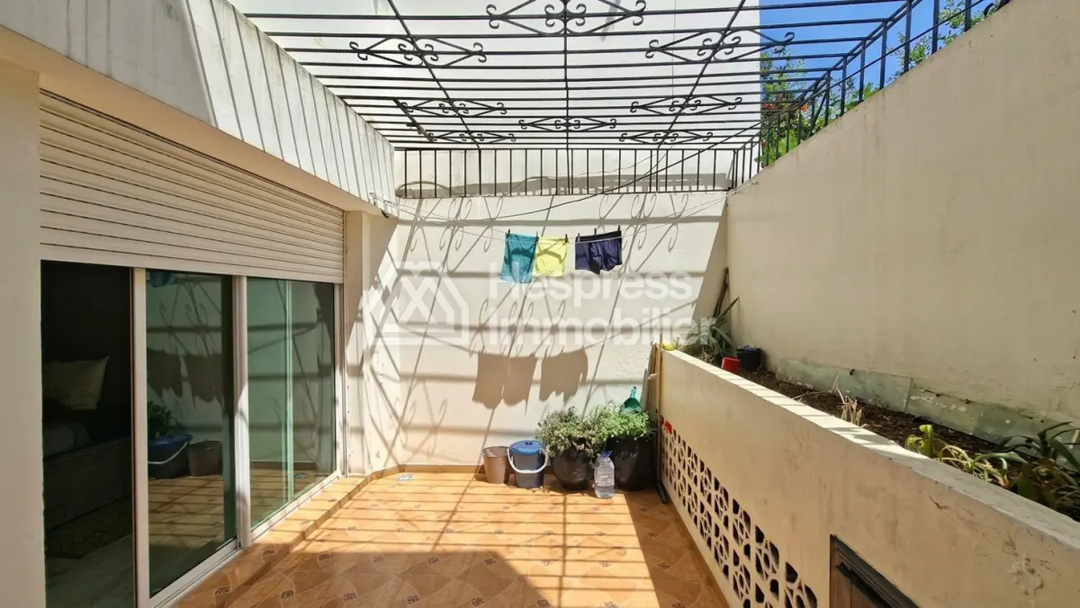 Apt 107 m² 2 chambres avec terrasse/cour