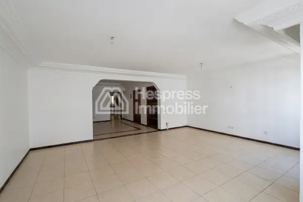 Apartment 165 m² 3 bedrooms to renovate