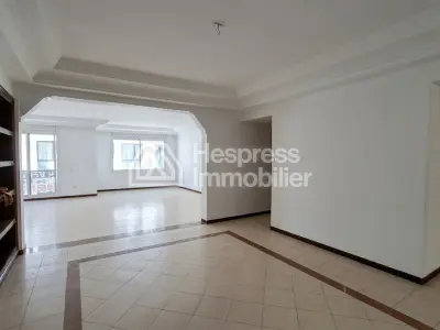 Apartment 165 m² 3 bedrooms to renovate