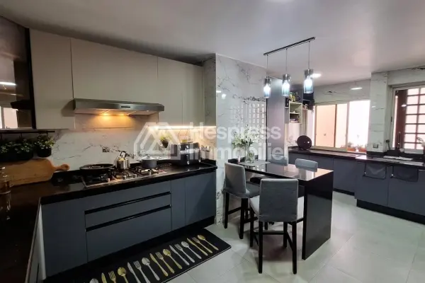 Apartment/Office 197 m² 6 rooms duplex facing twin