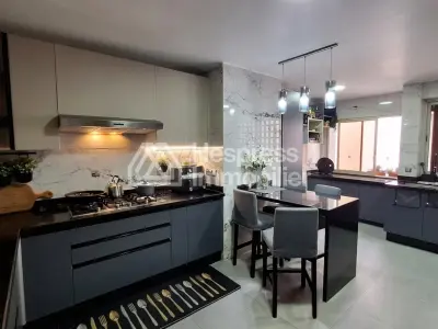 Apt/Bureau 197 m² 6 pièces en duplex face twin