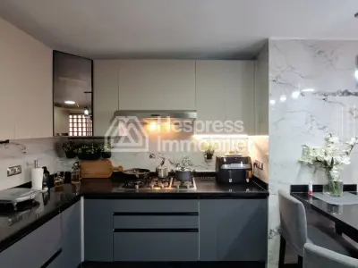 Apt/Bureau 197 m² 6 pièces en duplex face twin