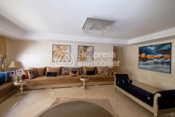 Apt 289 m² 4 chambres refait à neuf