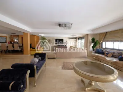 Apt 289 m² 4 chambres refait à neuf