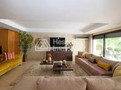 Apt 289 m² 4 chambres refait à neuf