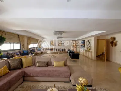 Apt 289 m² 4 chambres refait à neuf