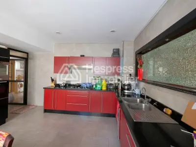 Apt 289 m² 4 chambres refait à neuf