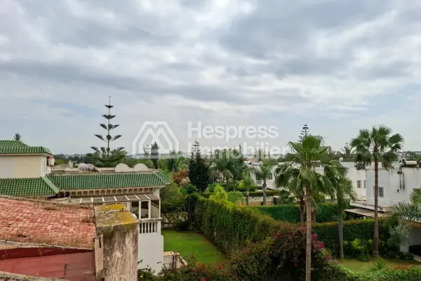 Villa 1061 m² 8 chambres plein sud calme