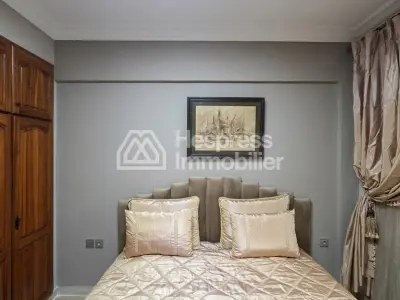 Furnished 3-bedroom apartment, 140 m²