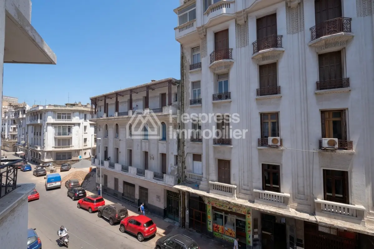 Terrain 105 m² large façade Yacoub El Mansour