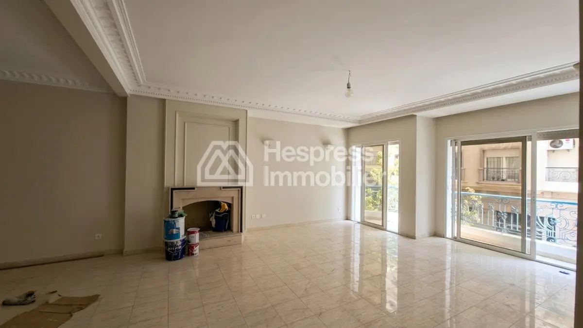 Apartment 168 m² 3 bedrooms renovated, south-facing