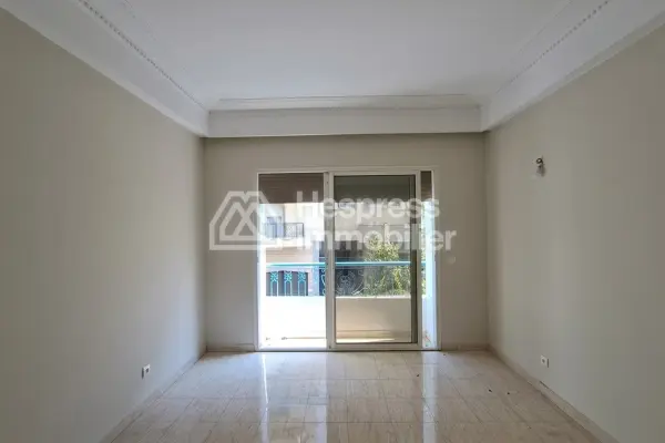 Apartment 168 m² 3 bedrooms renovated, south-facing