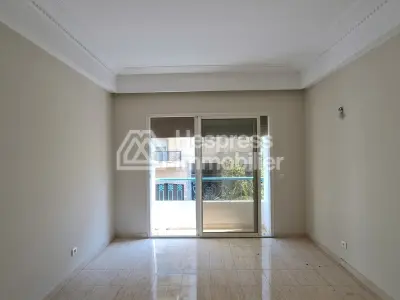 Apartment 168 m² 3 bedrooms renovated, south-facing