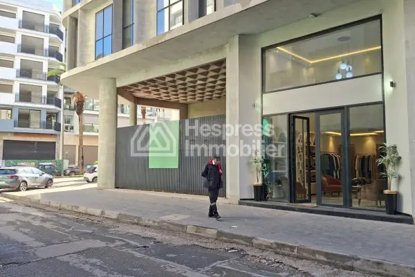 Local 72 m² proche Bd 9 Avril Palmiers