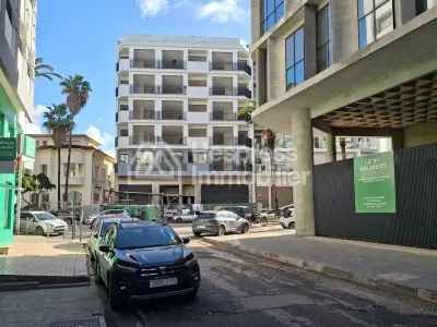 Local 72 m² proche Bd 9 Avril Palmiers