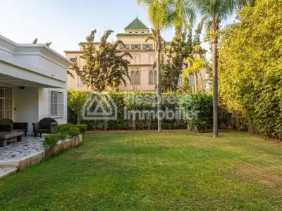 Villa plain pied 1207 m² 4 chambres sud