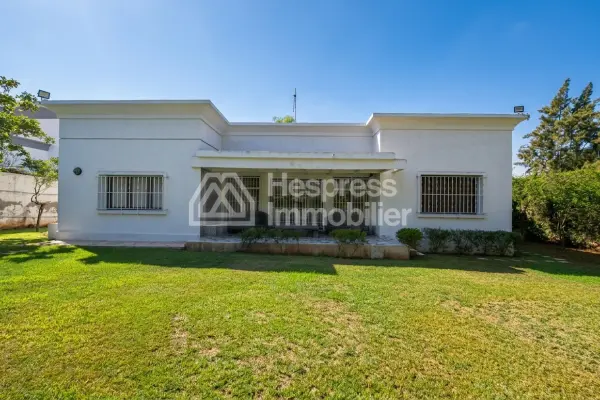 Villa plain pied 1207 m² 4 chambres sud