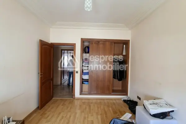 Apt 160 m² 3 chambres rue calme