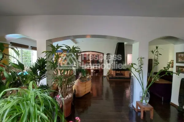 Villa 293 m² 3 usage bureau ou habitation
