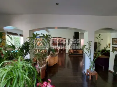 Villa 293 m² 3 usage bureau ou habitation