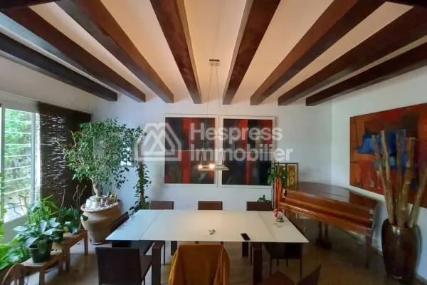 Villa 293 m² 3 usage bureau ou habitation