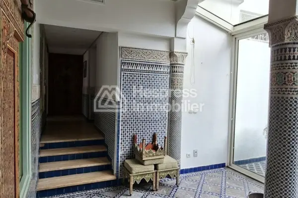 فيلا مساحتها 1158 مترًا مربعًا، 4 غرف نوم، هوبوس