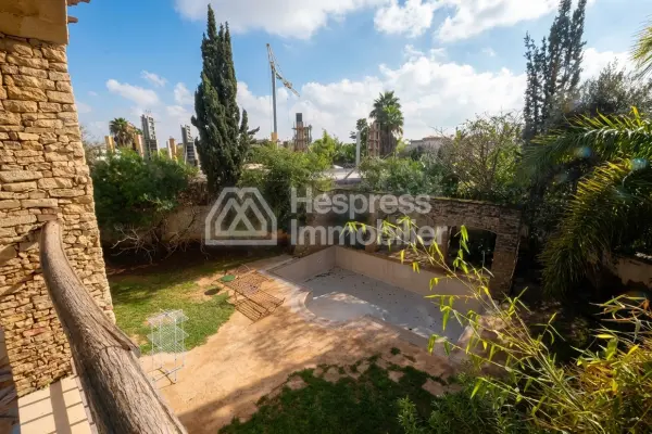 فيلا مساحتها 1052 متر مربع، 4 غرف نوم كاليفورنيا