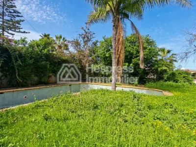 Villa 2108 m² à retaper plein sud calme