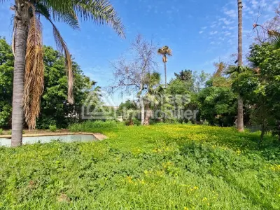 Villa 2108 m² à retaper plein sud calme
