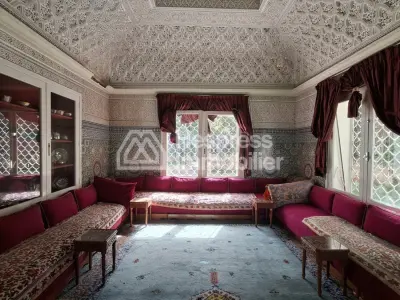 Villa 2108 m² à retaper plein sud calme