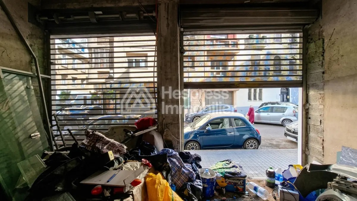 Locaux commerciaux 45 et 48 m² double vitrine