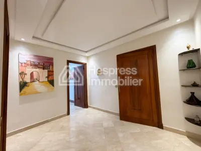 Modern furnished apartment for sale – City Center Gueliz – 3 minutes from Carré Eden