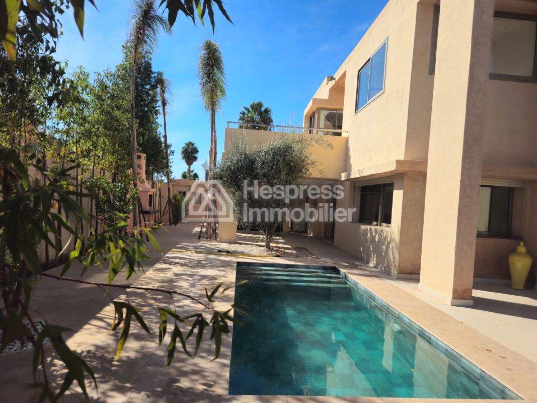 Luxury villa for sale in Prestigia