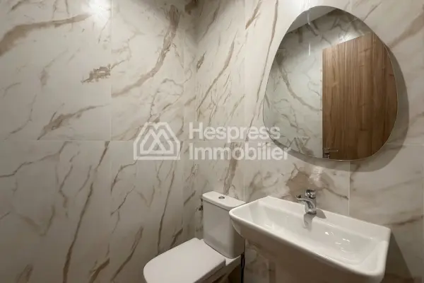 Appartement en vente à Guéliz. Surface totale 79 m². Bien meublé