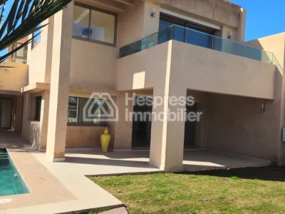 Luxury villa for sale in Prestigia