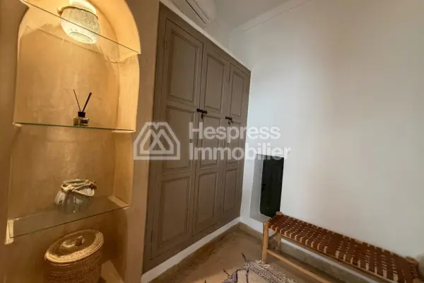 للبيع – رياض جاهز للسكن مع سند ملكية بين درب دباشي وساحة التوابل