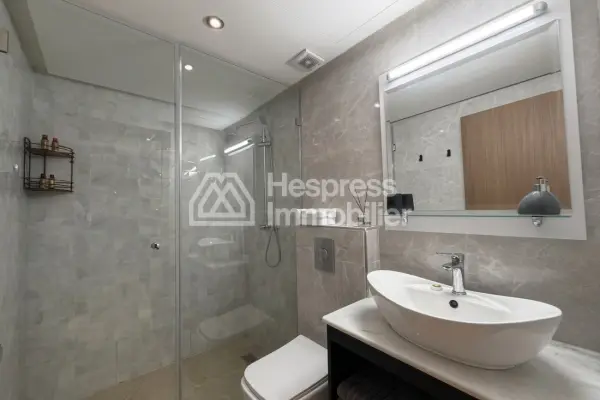 À VENDRE – Appartement Meublé Moderne à Gueliz